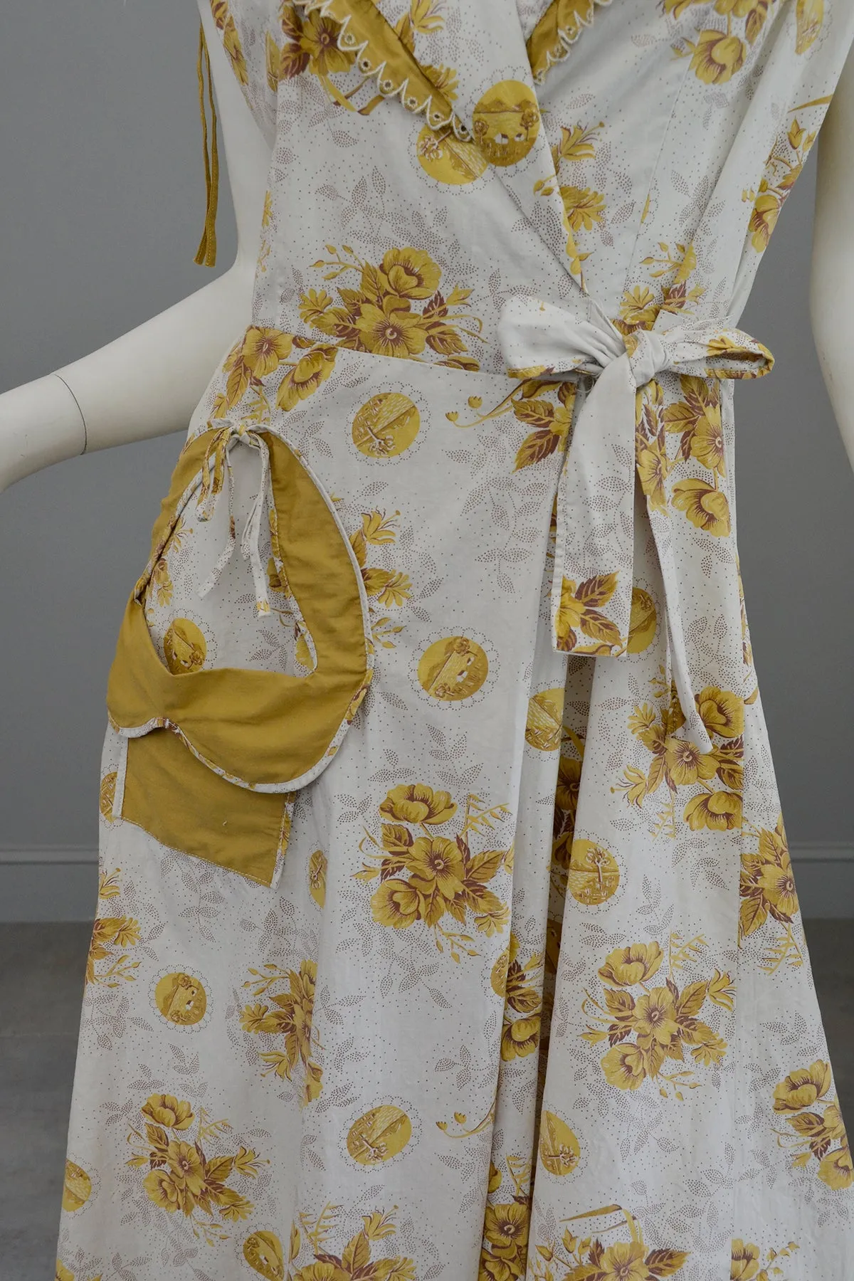 1930s 40s Novelty Print Cotton Wrap Dress, Housecoat, Robe