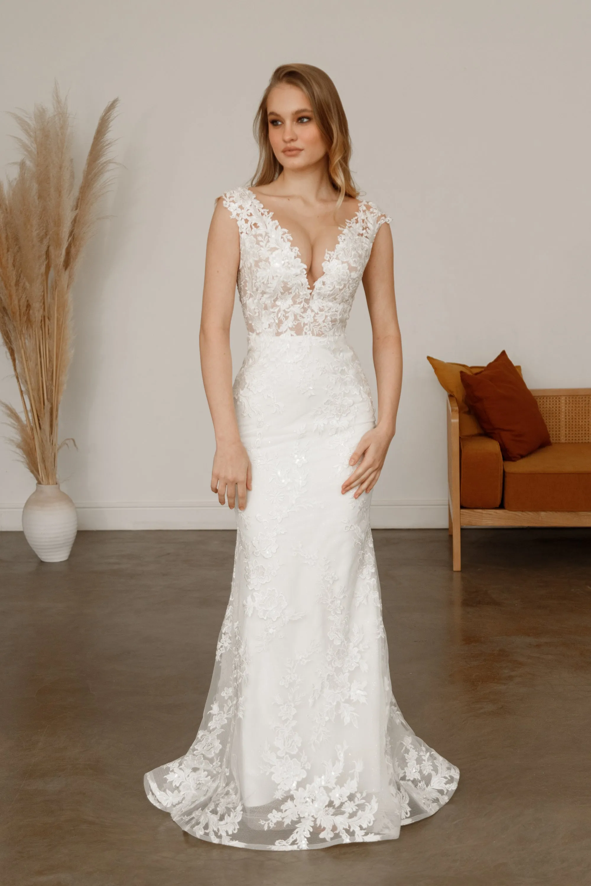 2 in 1 Lace Wedding Dress Airis with Detachable Skirt