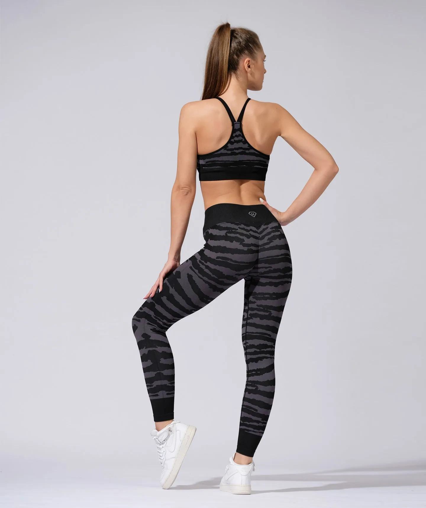 Allure Fitness Set Push-Up Effect Leggings with Sports Bra in Zebra Print Black