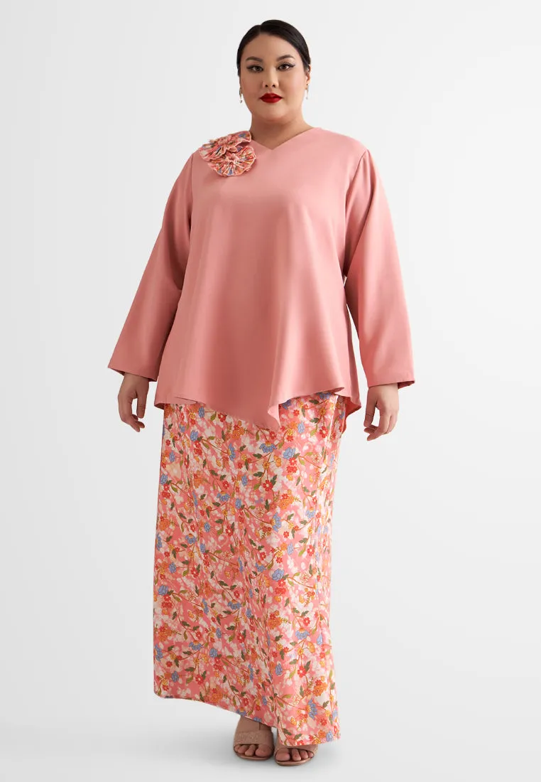 Arisya Asymmetrical Floral Brooch Kurung