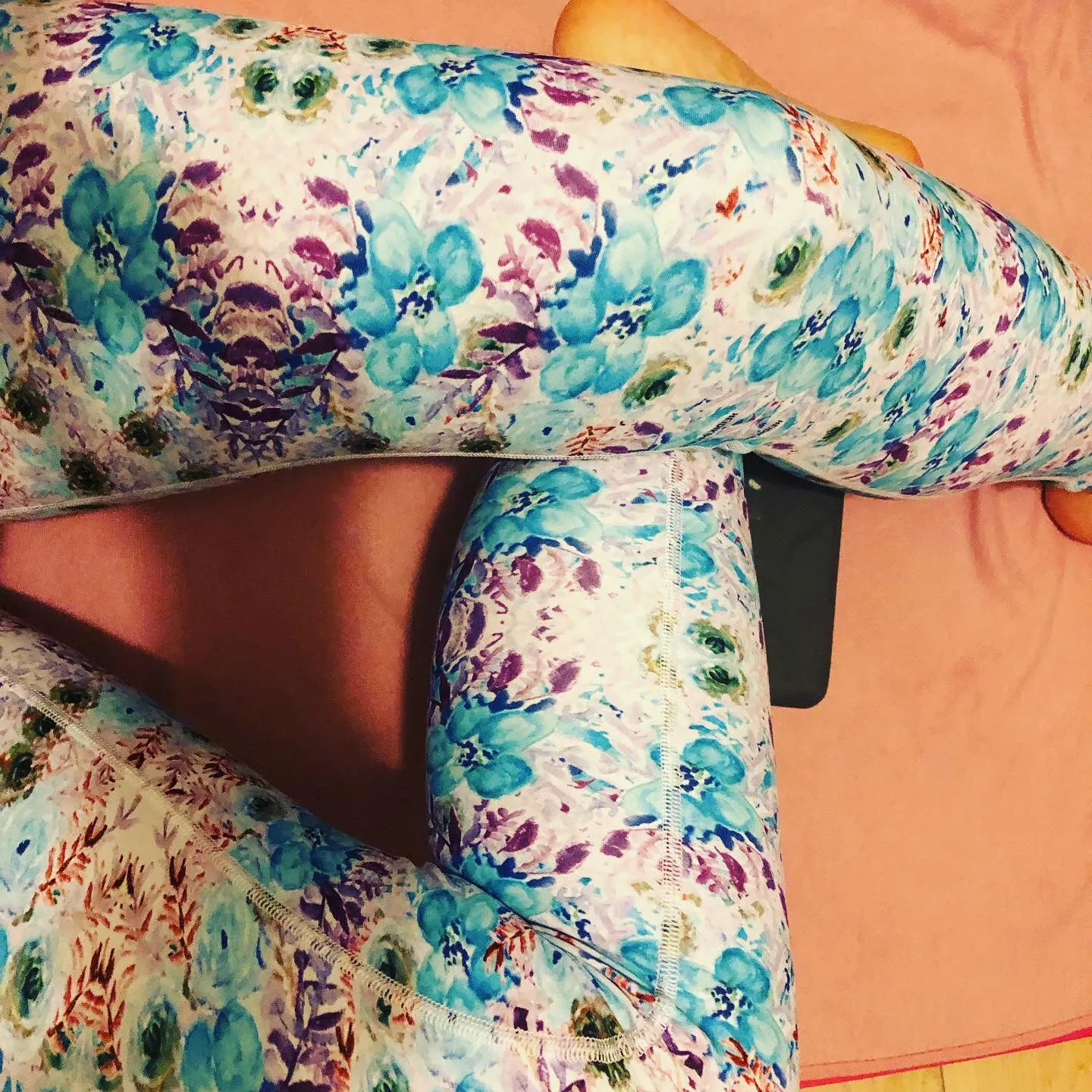 Blue Floral Yoga Leggings, Feminine Girlie Flower Print Women's Long Yoga Pants-Made in USA/EU/MX