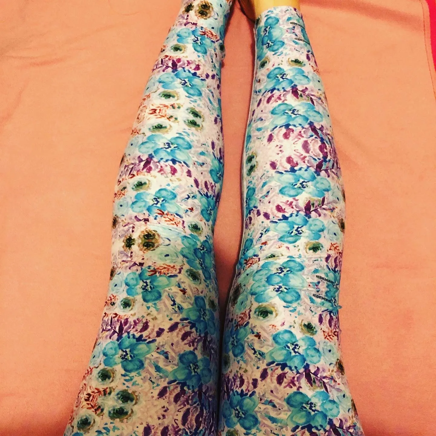 Blue Floral Yoga Leggings, Feminine Girlie Flower Print Women's Long Yoga Pants-Made in USA/EU/MX