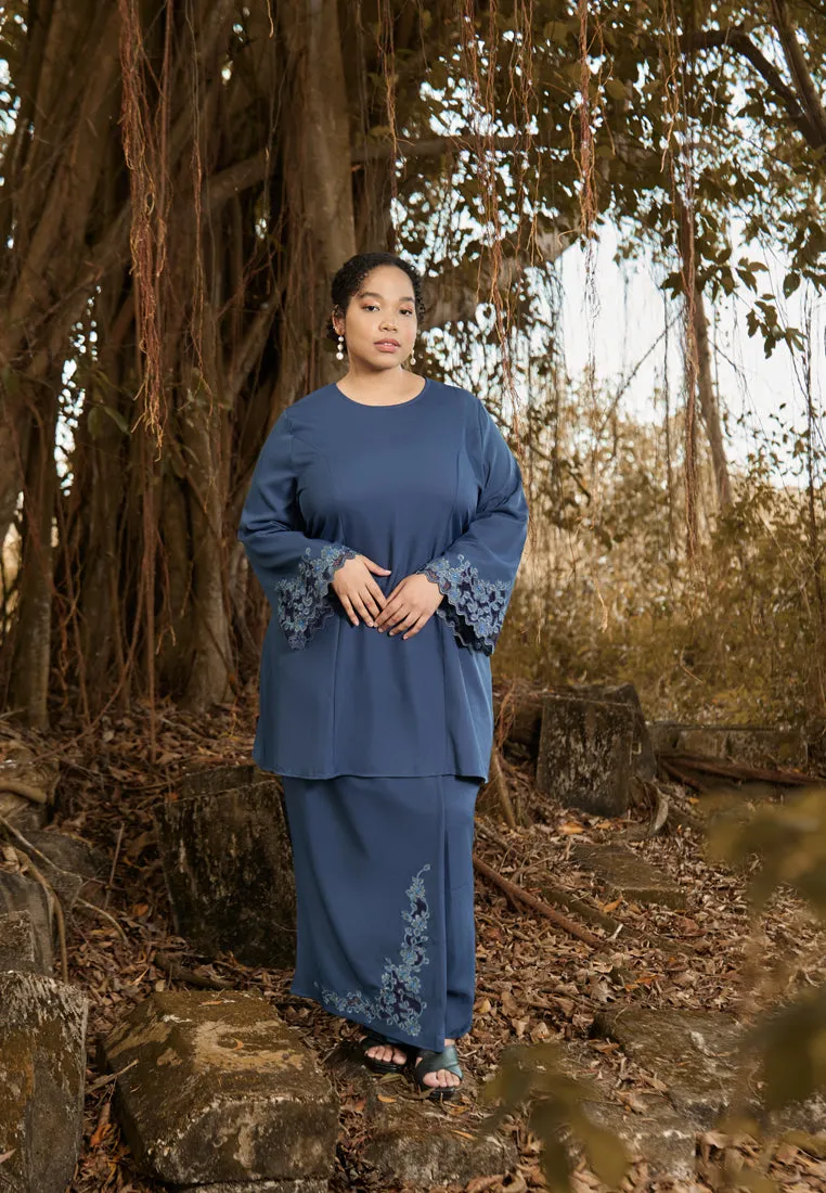 Bunga Rico Rinaldi Classic Kurung Pahang Set - Dark Blue