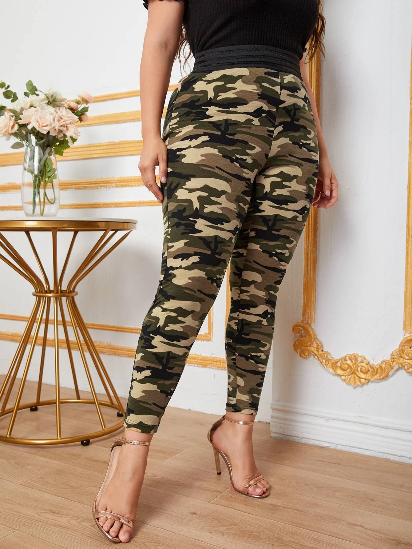 Camo Ruched Cropped Plus Size Leggings