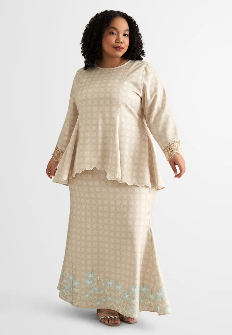 Fadiya Semarak Raya Embroidery Flare Kurung Set