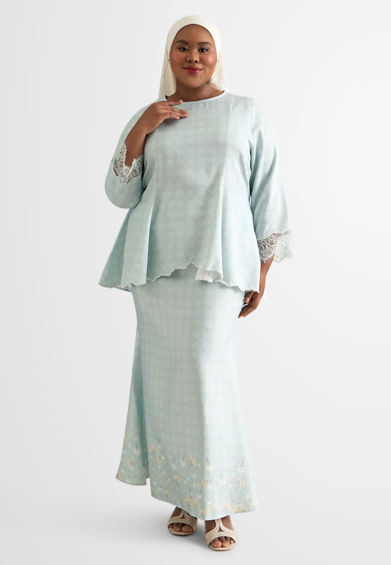 Fadiya Semarak Raya Embroidery Flare Kurung Set