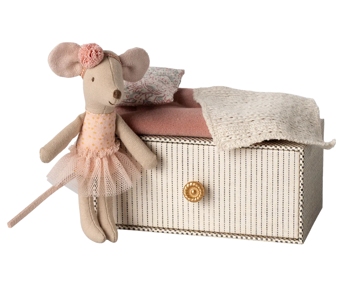 Maileg Dance Mouse in Daybed – Little Sister