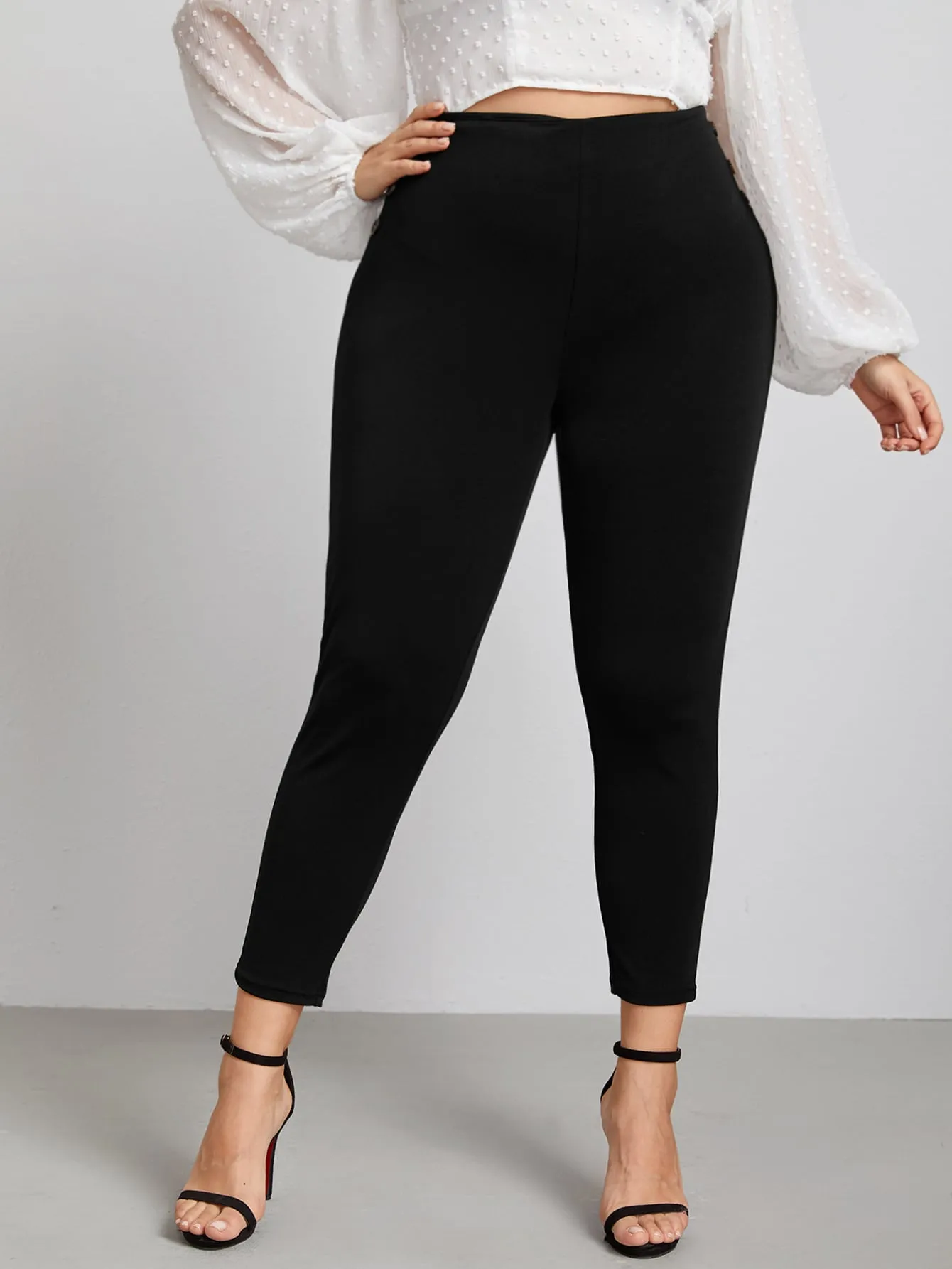 Plain Button Cropped Plus Size Leggings