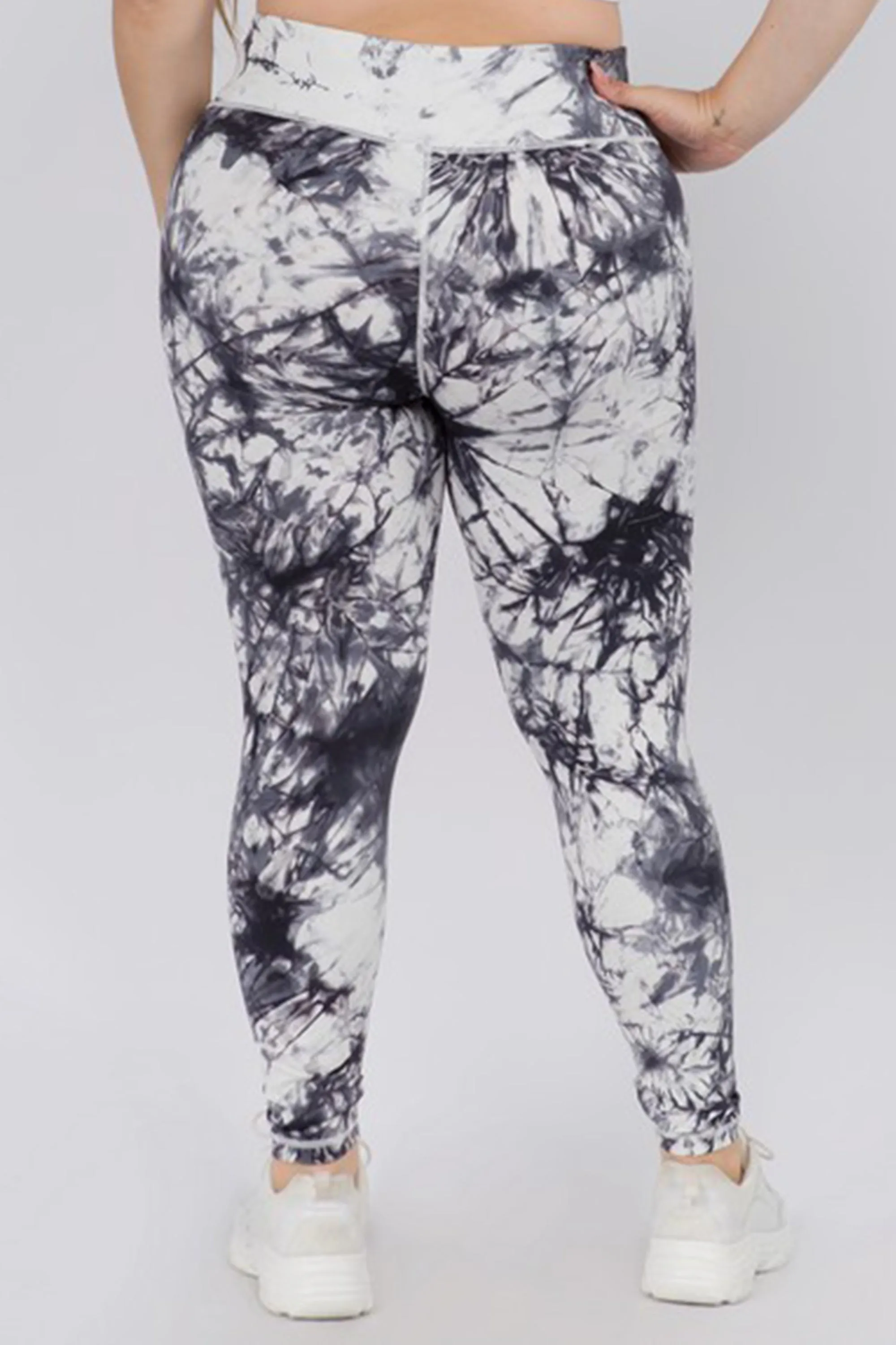 Plus Size Wild and Free Tie-Dye Print Active Leggings