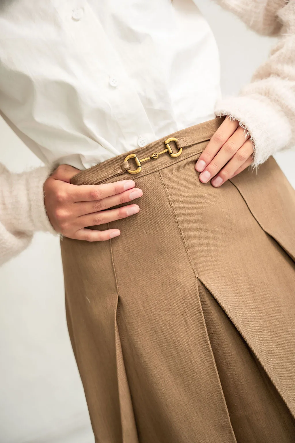 skirt pleated with chain - brown-7