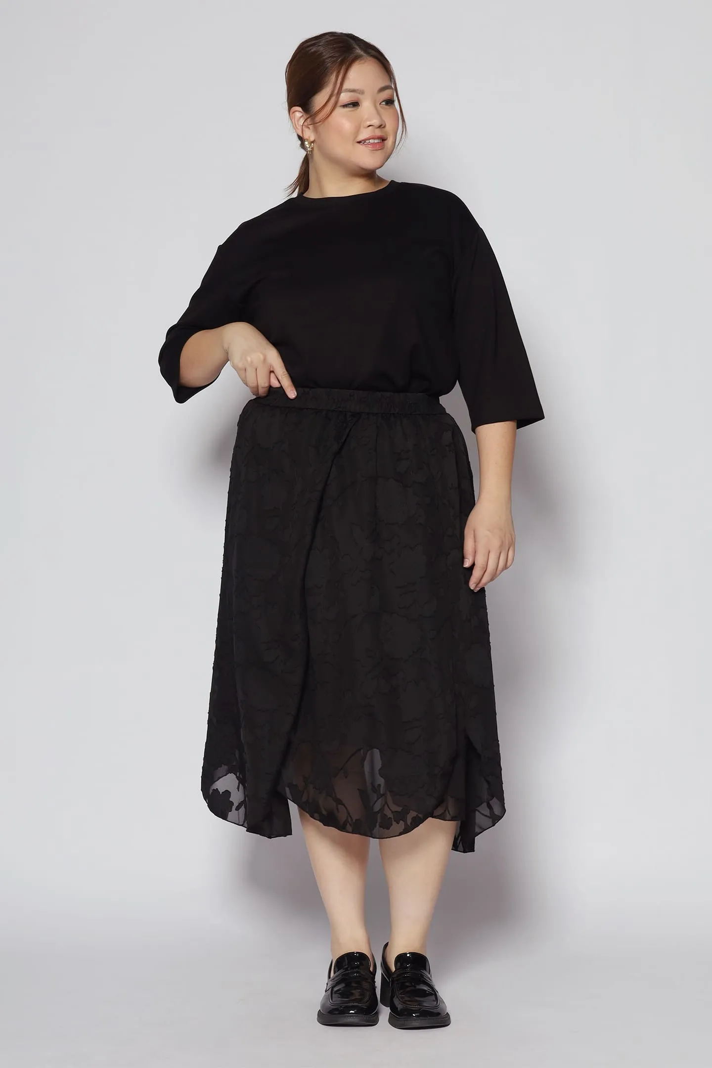 Sloan Lace Skirt in Black