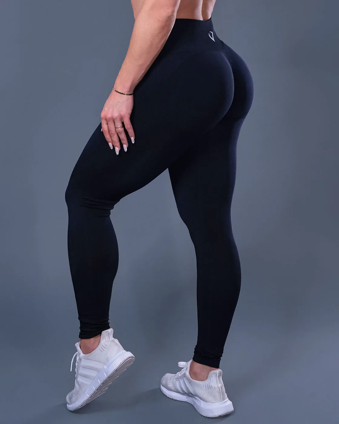 Synergy Essential Black Seamless Leggings