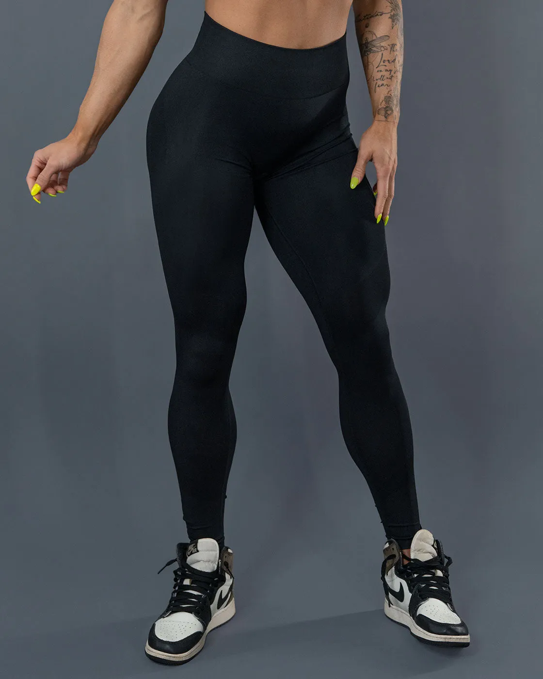 Synergy Essential Black Seamless Leggings